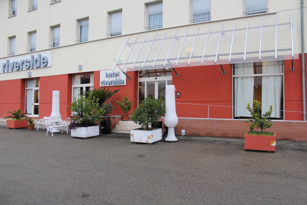 Hotel Riverside